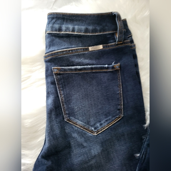 KanCan Women Jeans , Botton Fly, Size 7 (27x30) - Picture 3 of 6